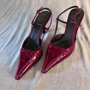 Vintage Joan & David "Circa Comfort" slingback pumps with kitten heel.